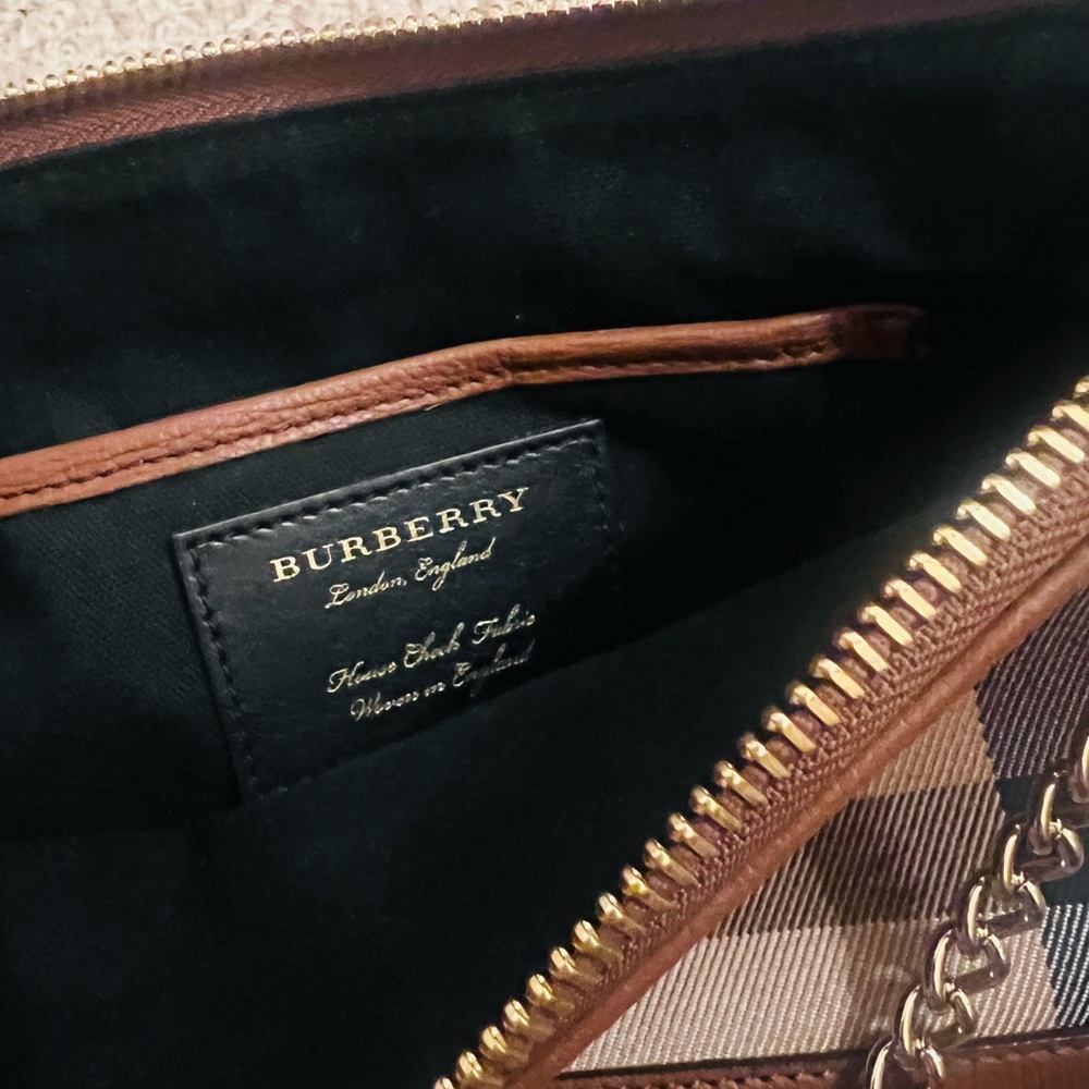 BURBERRY ABINGDON BROWN LEATHER
HOUSE CHECK CANVAS CROSSBODY CHAIN
CLUTCH BAG - Picture 4 of 4